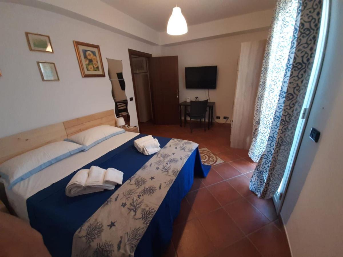 Hotel A Due Passi.... Mazzeo Exterior foto