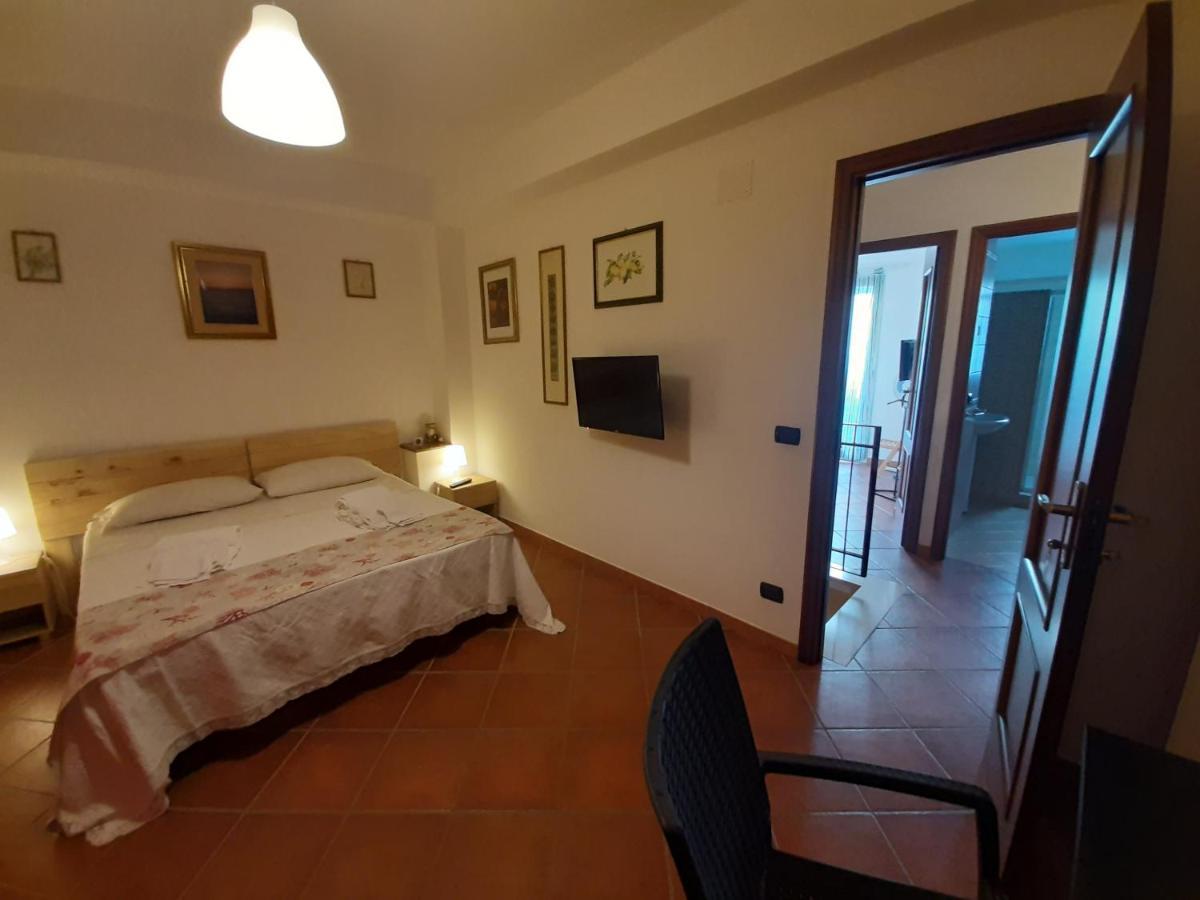 Hotel A Due Passi.... Mazzeo Exterior foto